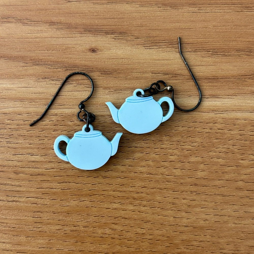 Kikay Teapot Earrings